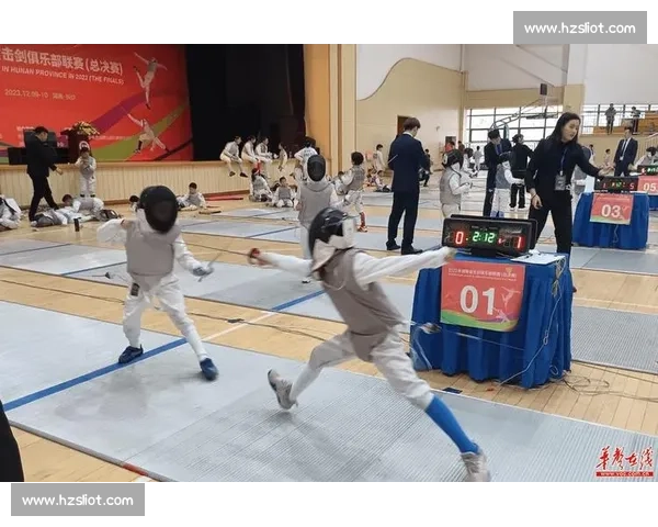 剑锋争锋赛场激烈角逐击剑运动员技巧与速度比拼